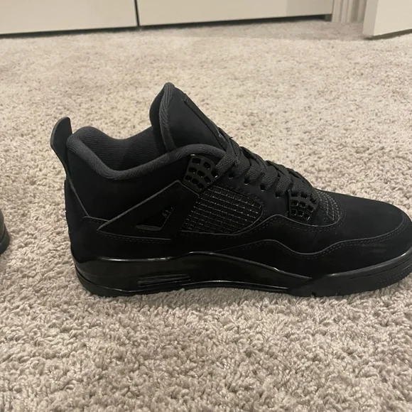 Jordan 4 retro black cat size 7 men’s